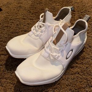 Oakley White Mens tennis shoes size 11.5